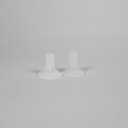 A pair of soft silicone flange providing natural and comfortable pumping experience and increased milk flow.