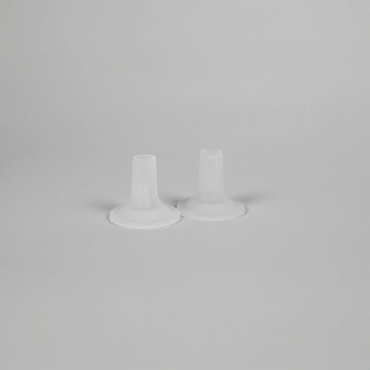 A pair of soft silicone flange providing natural and comfortable pumping experience and increased milk flow.